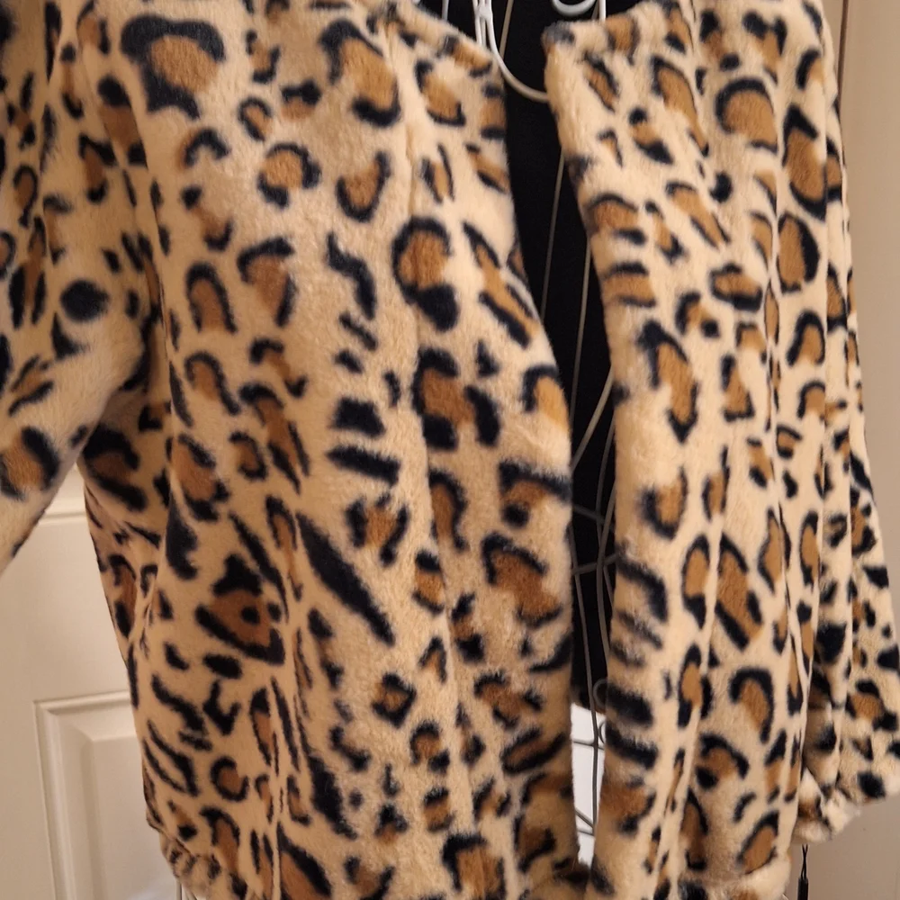 Calvin Klein Animal Print Faux Fur Jacket - Picture 6 of 6